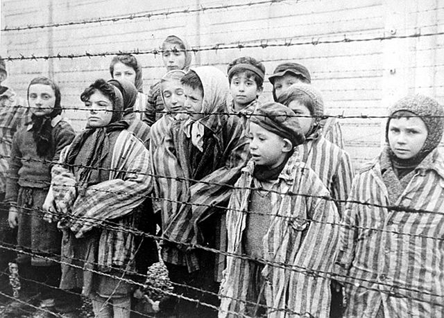 Auschwitz pyjama
