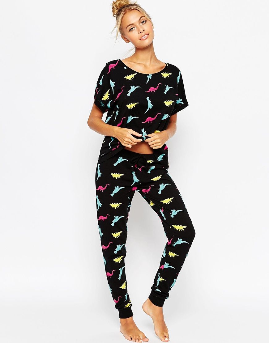 Ado en pyjama