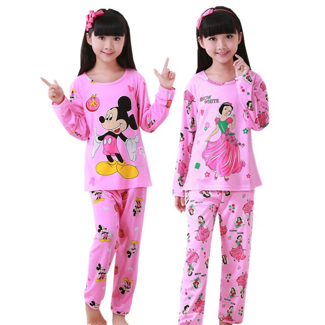 Enfants en pyjama