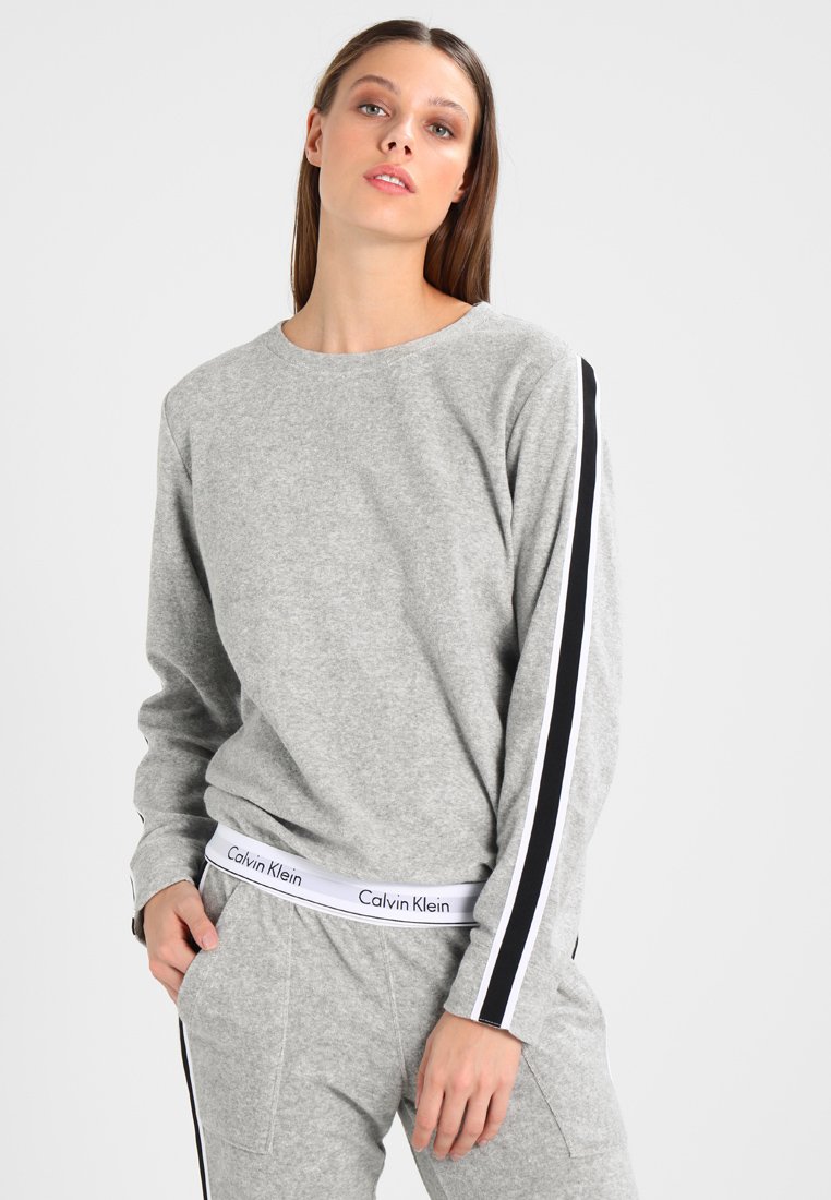 basket femme calvin klein pas cher
