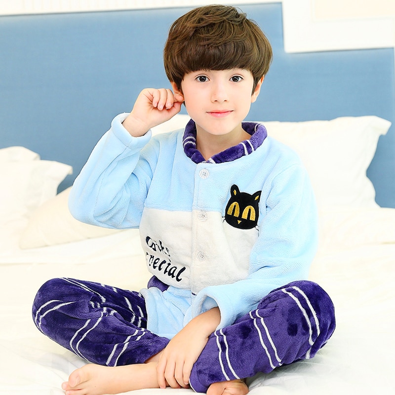 Enfant en pyjama