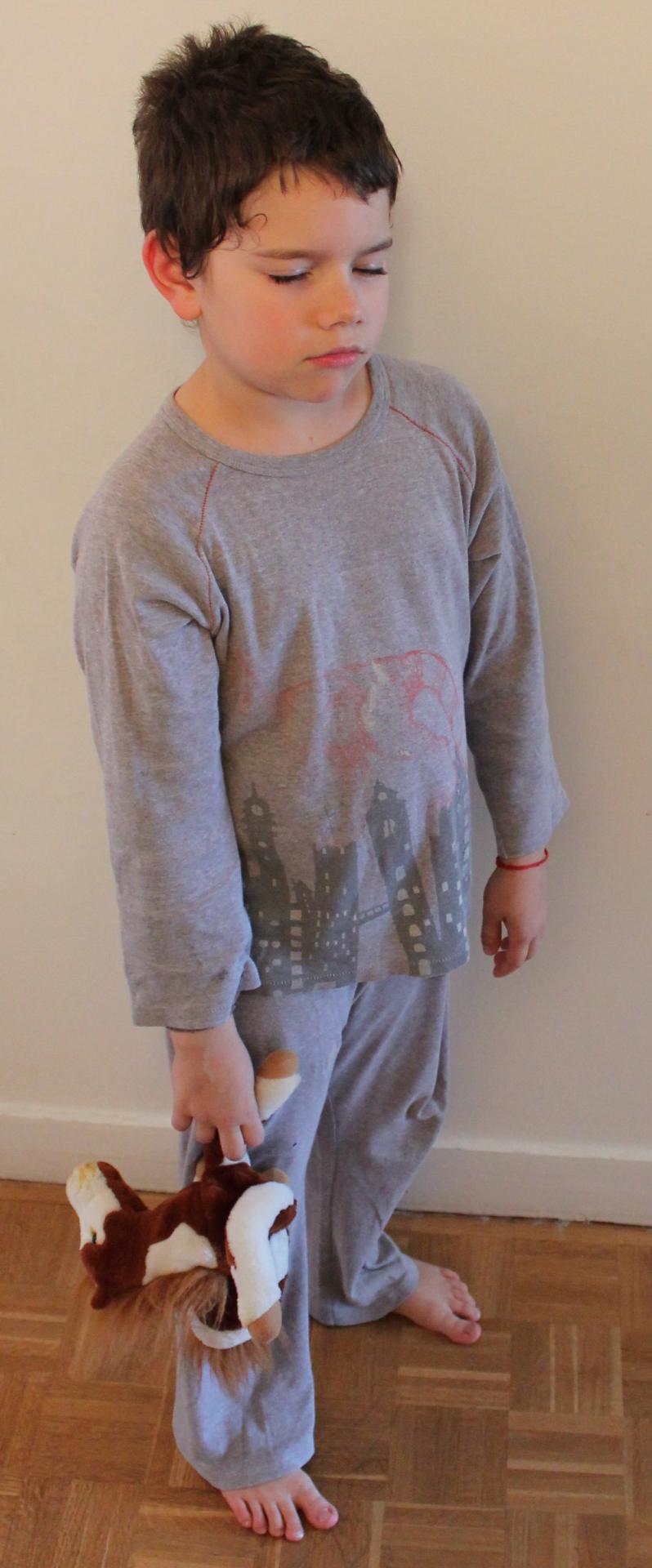 Pyjama pipi au lit