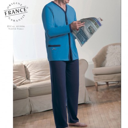 Pyjama ouvert devant