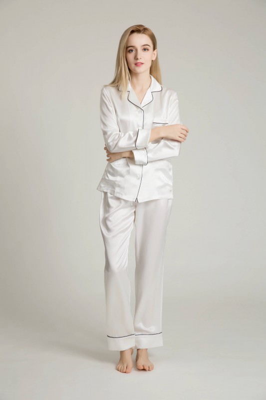 Pyjama de soie femme